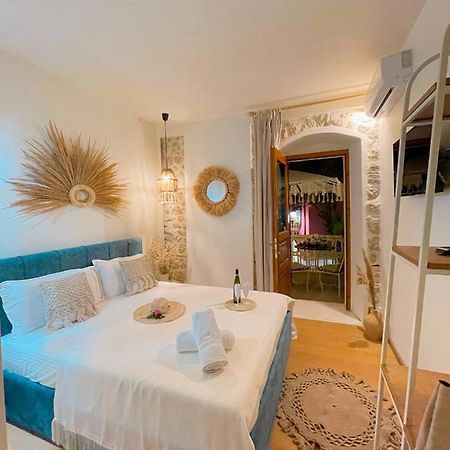 Bohemian Boutique Suites Влёра Экстерьер фото